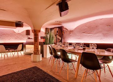 belgium/ghent/patershol/bar/white-cat