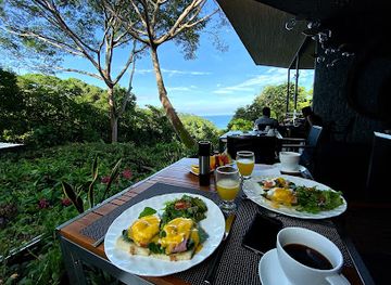 costa-rica/manuel-antonio-national-park/bar/makanda-pool-lounge