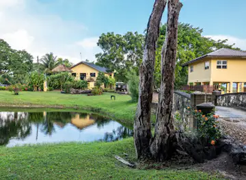 Crooked Tree Lodge Belize C.A.