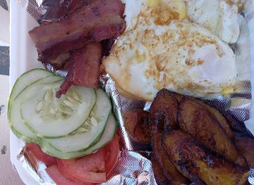 saint-vincent-and-the-grenadines/saint-andrew/bar/loura-s-roadside-kitchen-bar-little-bay