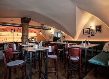 austria/zillertal-alps/bar/st-patrick-s-bar-wine-beer