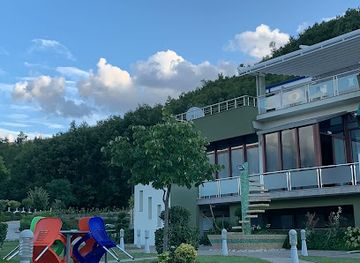 albania/librazhd/bar/kompleksi-joni-j-b