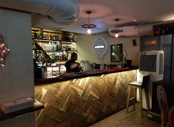 india/mumbai/bandra/bar/door-no-1