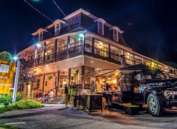 vermont/windsor-county/bar/main-mountain-bar-motel