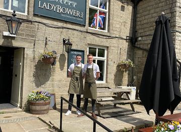 united-kingdom/peak-district/bar/ladybower-inn