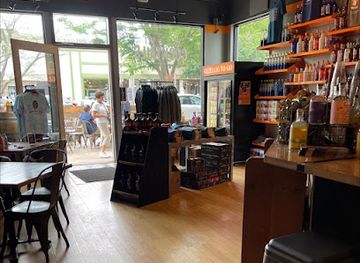 michigan/saugatuck/bar/new-holland-distilling-saugatuck-tasting-room