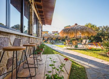 guatemala/pacific-lowlands/bar/selina-atitlan