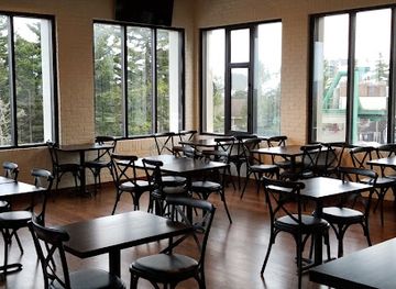 west-virginia/greenbrier-river-trail/bar/tuque-s-bar-and-grill