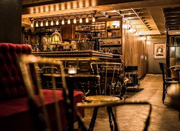 israel/tel-aviv/bar/bellboy