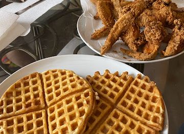 iowa/great-river-road/bar/pops-main-thang-cafe