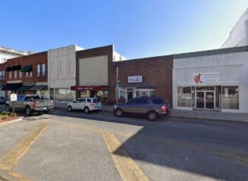 alabama/cheaha-state-park/bar/the-three-legged-monkey-lounge