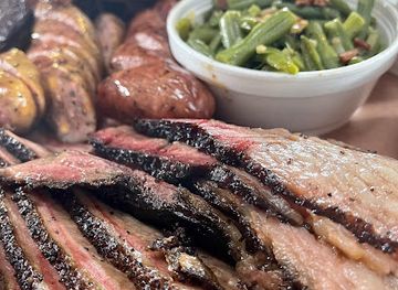 texas/lost-maples-state-natural-area/bar/b-daddys-bbq-on-main