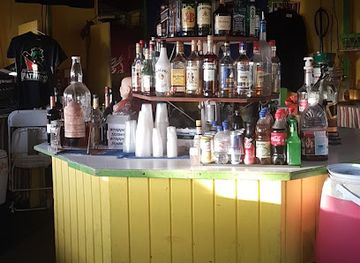 saint-kitts-and-nevis/middle-island/bar/bary-s-bar-grill