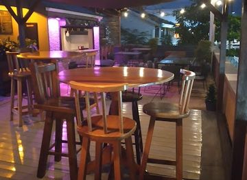 belize/belize-city/fort-george/bar/thirsty-thursday