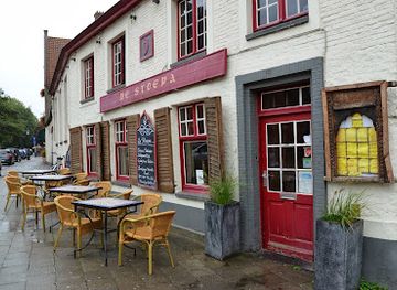 belgium/bruges/minnewater/bar/de-stoepa