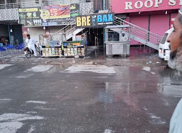 pakistan/karakoram-highway/bar/bre-bax-sweet-drinks