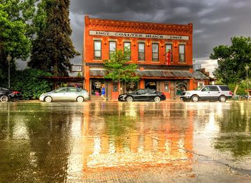 Lander Bar & Grill