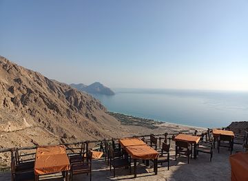 oman/musandam-governorate/bar/on-the-edge-six-senses
