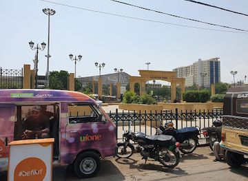 pakistan/karachi/saddar/bar/shah-juice