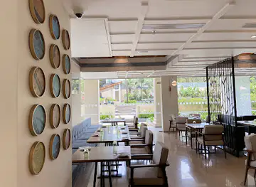 Viva Lounge and Bar- Holiday Inn Goa Candolim