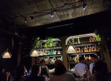 mexico/sierra-madre-occidental/bar/handshake-speakeasy