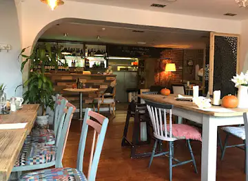 Riverbank Bar + Kitchen