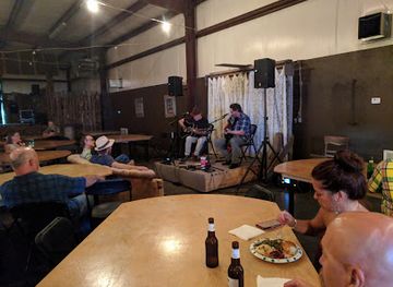 arkansas/devil-s-den-state-park/bar/warren-s-rec-room