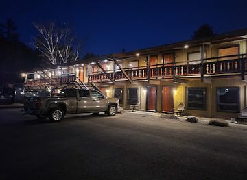 vermont/okemo-mountain-resort/bar/timber-inn-motel