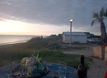 france/normandy-beaches/bar/west-beach-bar