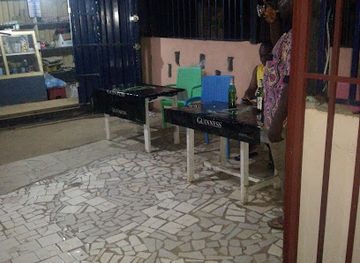 cameroon/edea/bar/containeur-bleu