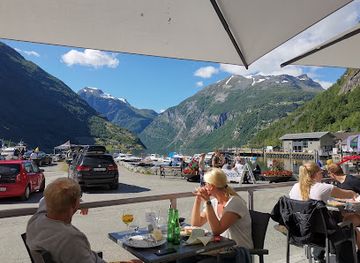 norway/geirangerfjord/bar/lana-bistro