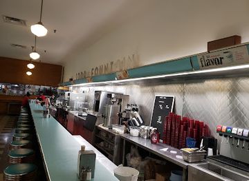 mississippi/the-delta/bar/the-apothecary-at-brent-s-drugs