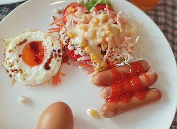 thailand/kanchanaburi/bar/young-kanchanaburi