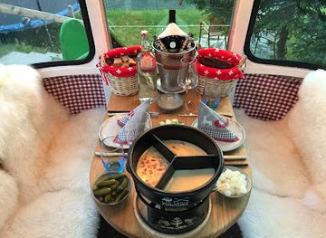 switzerland/wengen/bar/fondue-gondola