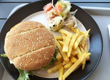 mayotte/boueni/bar/restaurant-botolava-sud