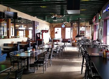 iowa/great-river-road/bar/pub-on-the-cedar