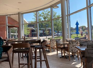 Shoreline Bar & Grille