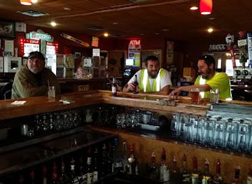 minnesota/mississippi-river-headwaters/bar/maxx-bar-grill