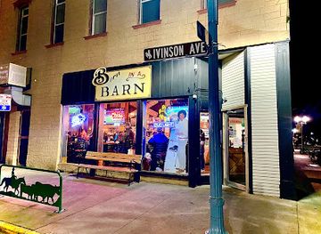 wyoming/laramie/bar/born-in-a-barn