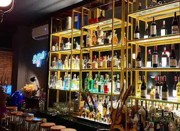 Déjà Vu Cocktail Bar