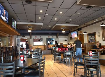 colorado/high-plains/bar/hideaway-bar-grill