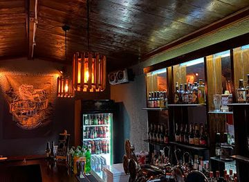 greece/epirus/bar/the-prancing-pony