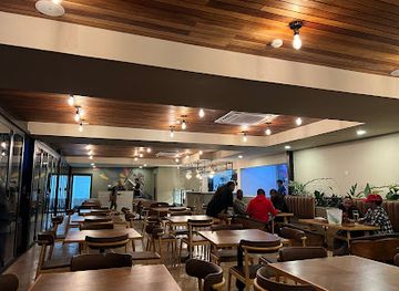 botswana/kweneng-district/bar/tomahawk-restaurant-and-bar