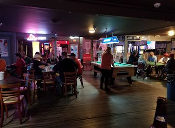 illinois/cahokia-mounds-state-historic-site/bar/l-c-s-pub