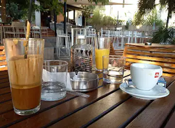 180° sun & lounge