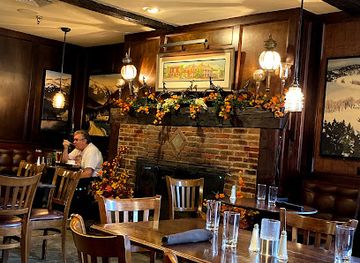 vermont/stowe-mountain-resort/bar/whip-bar-grill