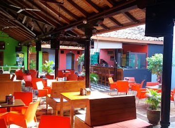 nicaragua/mombacho-volcano/bar/vivewin-sports-bar-granada