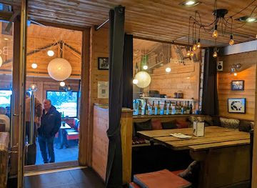 france/val-d-isere/bar/la-cave-sur-le-comptoir