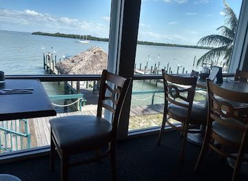 florida/captiva-island/bar/the-green-flash-restaurant