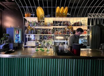 romania/bucharest/piata-victoriei/bar/the-saint